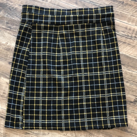 Ardene plaid stretch skirt - Picture 9 of 10